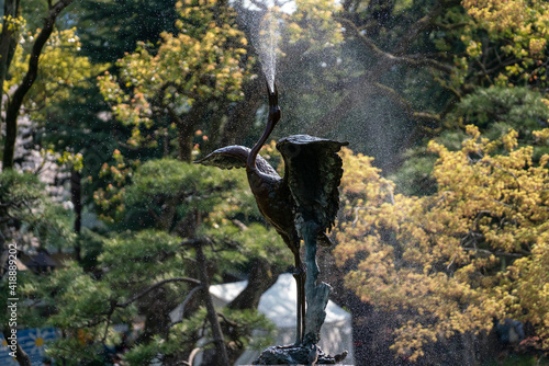 日比谷公園、清涼感を醸し出す鶴
