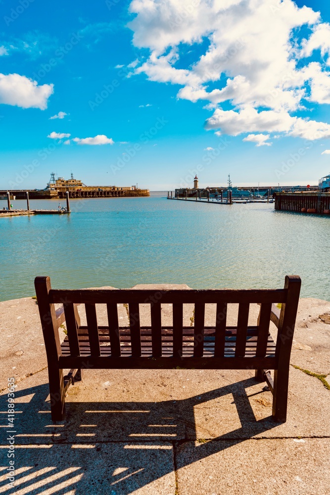 Fototapeta premium bench on the sea