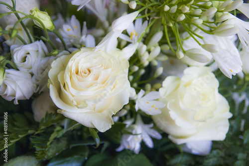 bouquet of white flowers for lovers
