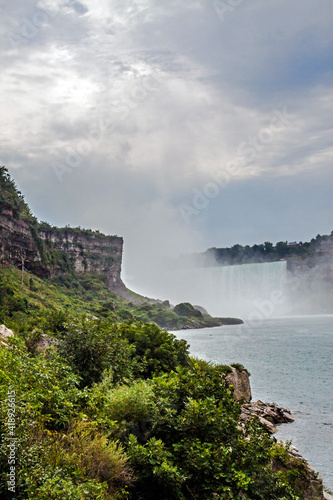 dramatic and spectacular photos of Niagara Falls.