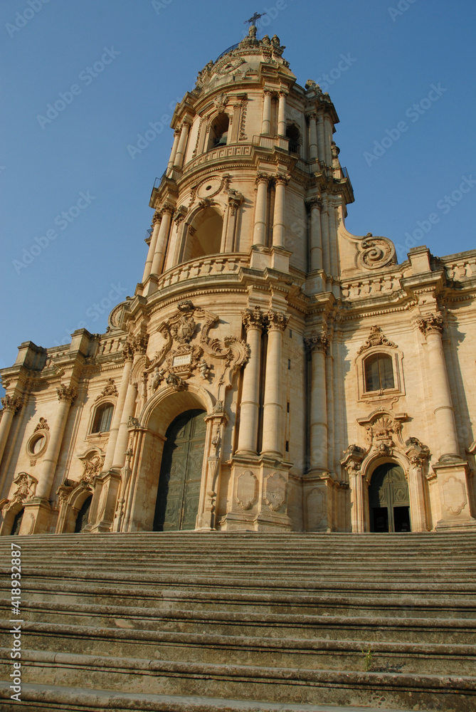 The Cathedral of San Giorgio is the cathedral of Modica which is a symbol of the Sicilian Baroque which belongs to UNESCO.