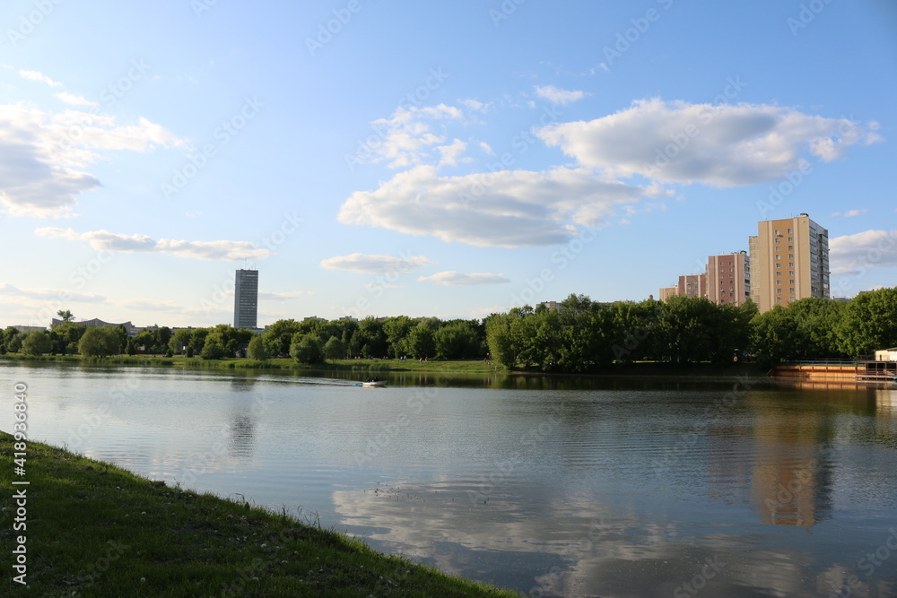 Obraz premium Moscow Izmailovsky pond summer