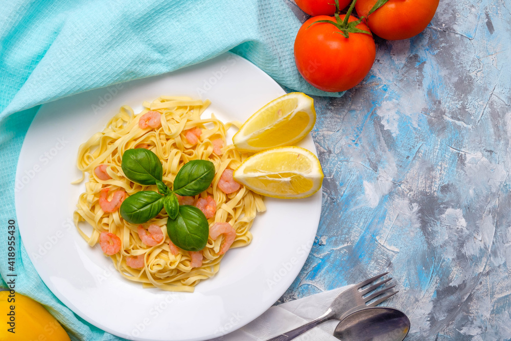 Pasta with shrimps, basil and tomatoes Pasta with shrimps, basil and tomatoes