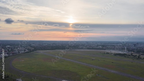 Amazing aerial time-lapse over Tempehofer Feld (Berlin Tempelhof Airport)