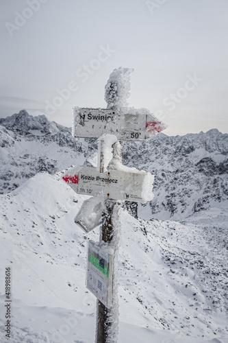 Obraz na płótnie Zawrat - Tatry w salonie