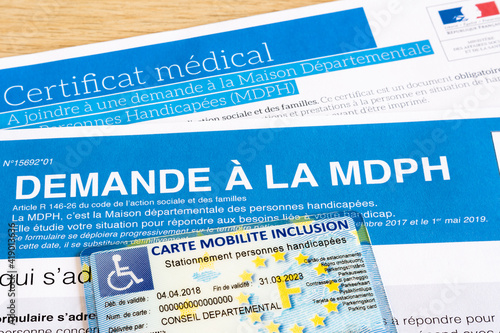 Принти на полотні Carte mobilité inclusion - Stationnement personnes handicapées, et formulaire de