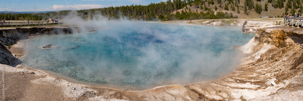 The amazing natural beauty of Yellowstone National Park.