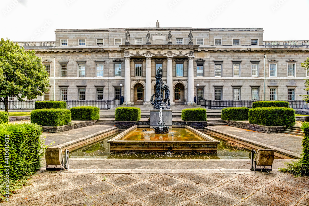 Fototapeta premium The Custom House in Dublin Ireland