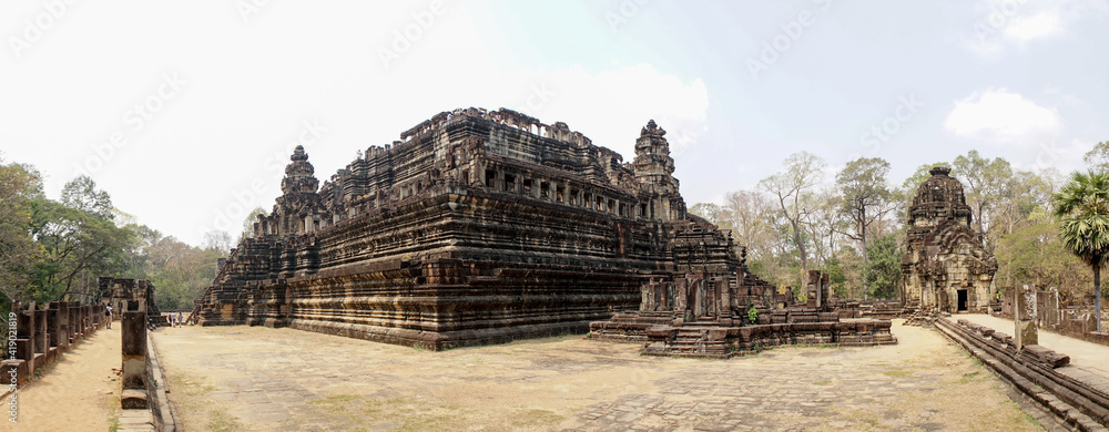 Naklejka premium Ta Prohm Temple near Siem Reap in Cambodia.