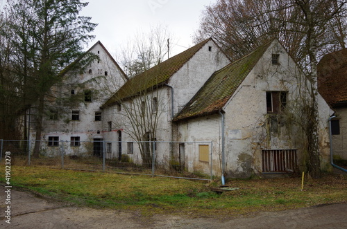 altes Bauernhäuschen photo