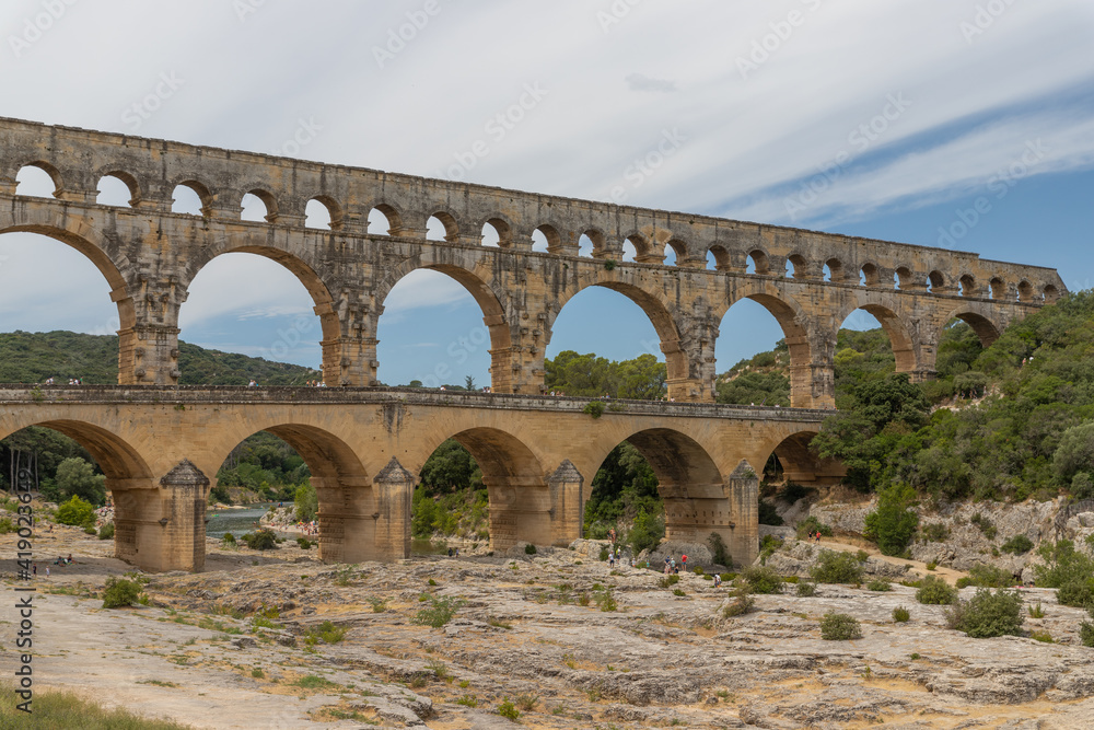 Pont du gard, famous old roman acqueduct, Nimes, France, Europe Pont du gard, famous old roman acqueduct, Nimes, France, Europe