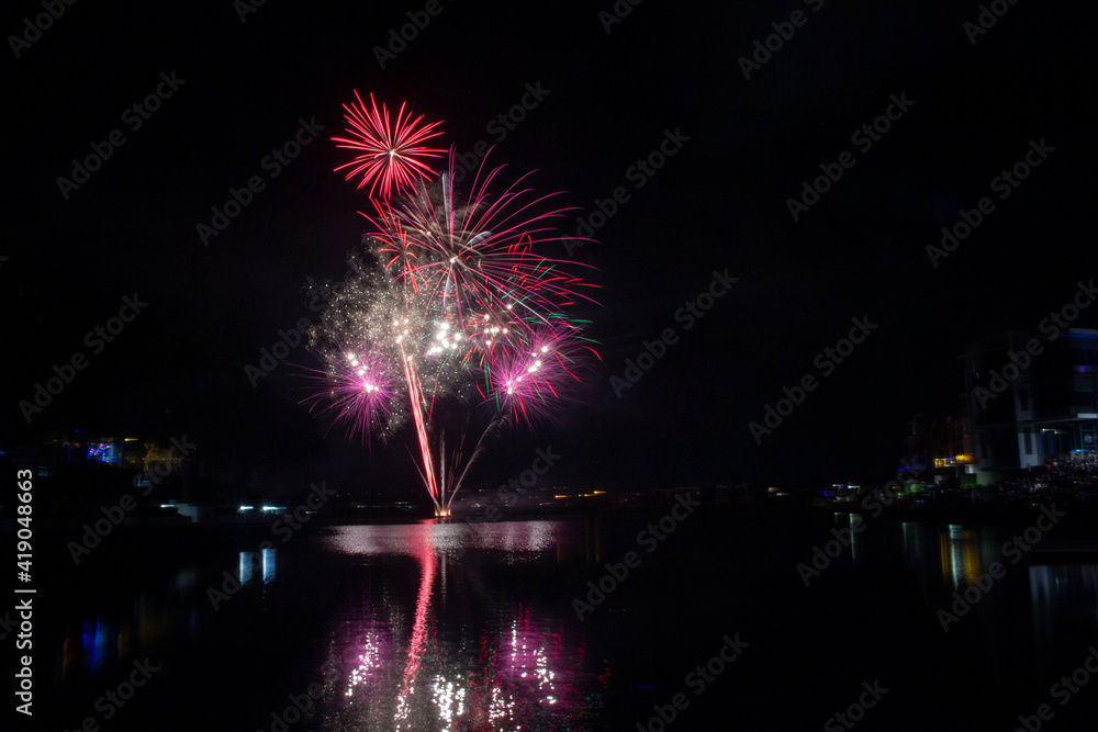 2019 - 2020 Varsity Lake Gold Coast New Year Fireworks