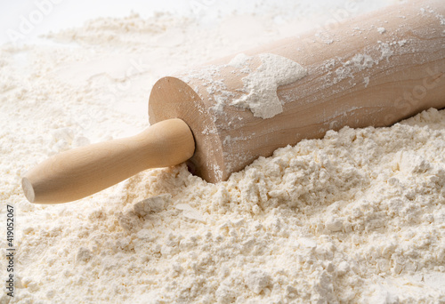 Close up of flour and rolling pin