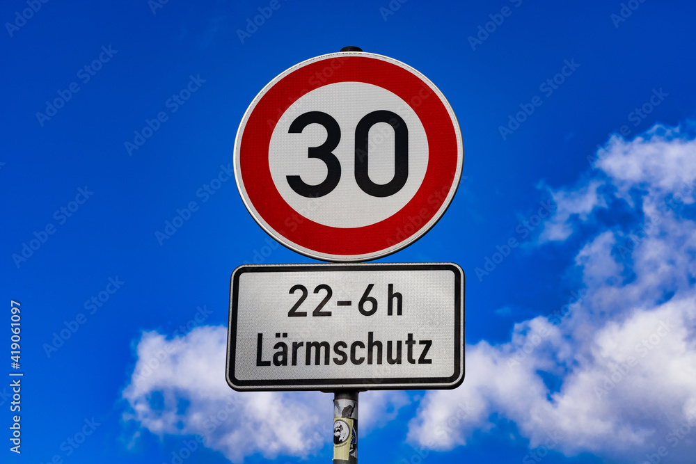 30-Zone mit Lärmschutz Verkehrszeichen 30-Zone mit Lärmschutz Verkehrszeichen