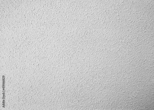 白いコンクリート壁