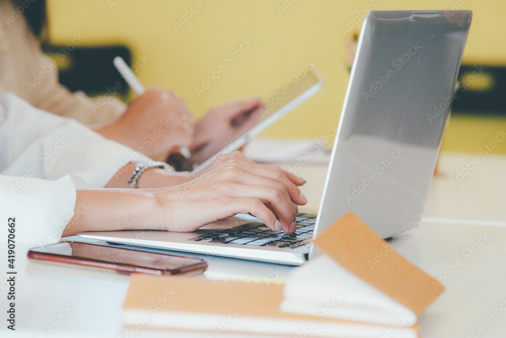 Using online connect technology for business, education and communication. Using online connect technology for business, education and communication.