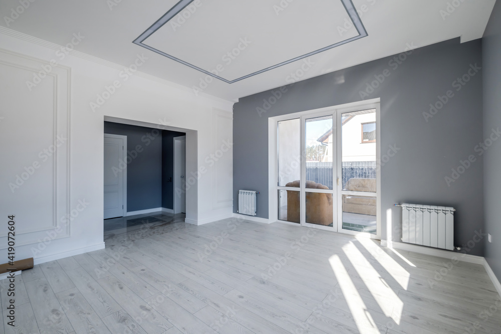 Obraz premium empty white room with repair and without furniture