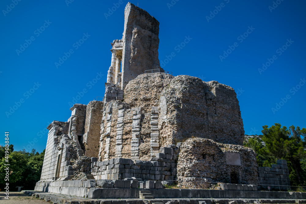 Fototapeta premium La Turbie village de la Côte d'Azur, surplombant Monaco.