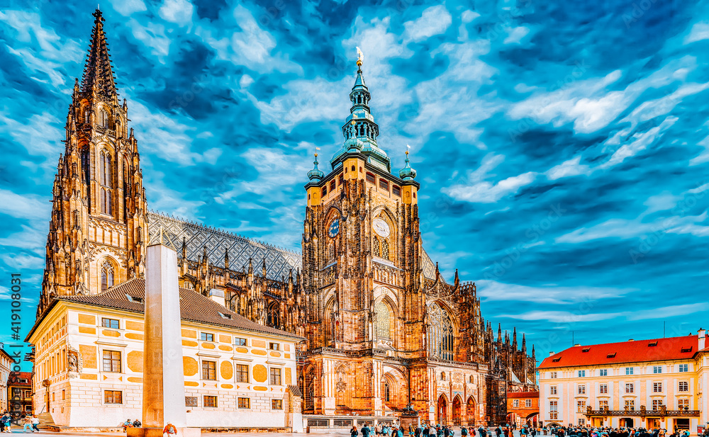 Fototapeta premium PRAGUE, CZECH REPUBLIC-SEPTEMBER 05, 2015:People near Metropolitan Cathedral of Saints Vitus, Wenceslaus and Adalbert.Roman Catholic metropolitan cathedral in Prague,