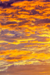Fototapete Orange Goldener Sonnenuntergang am Horizont  © Unclesam
