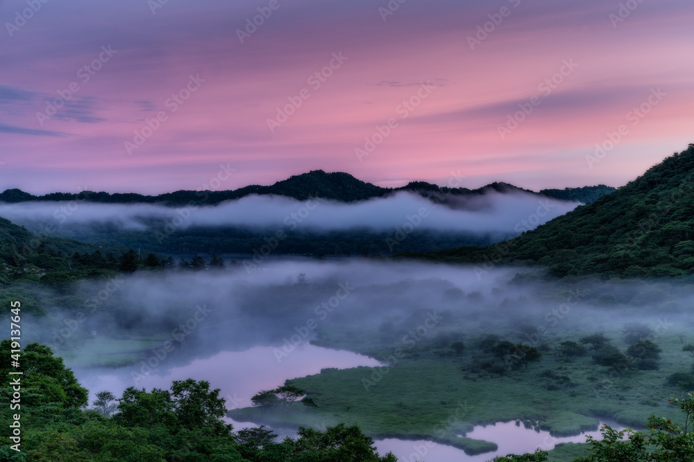 Obraz premium 鳥居峠から望む覚満淵②（オートン効果）