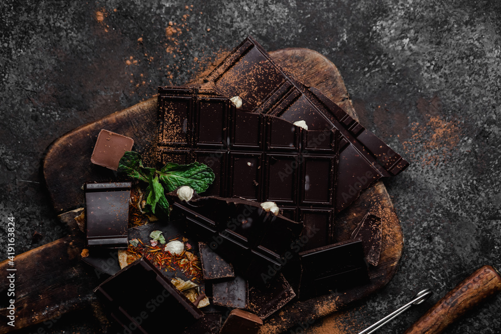 Fototapeta premium Chocolate bars of different varieties close up