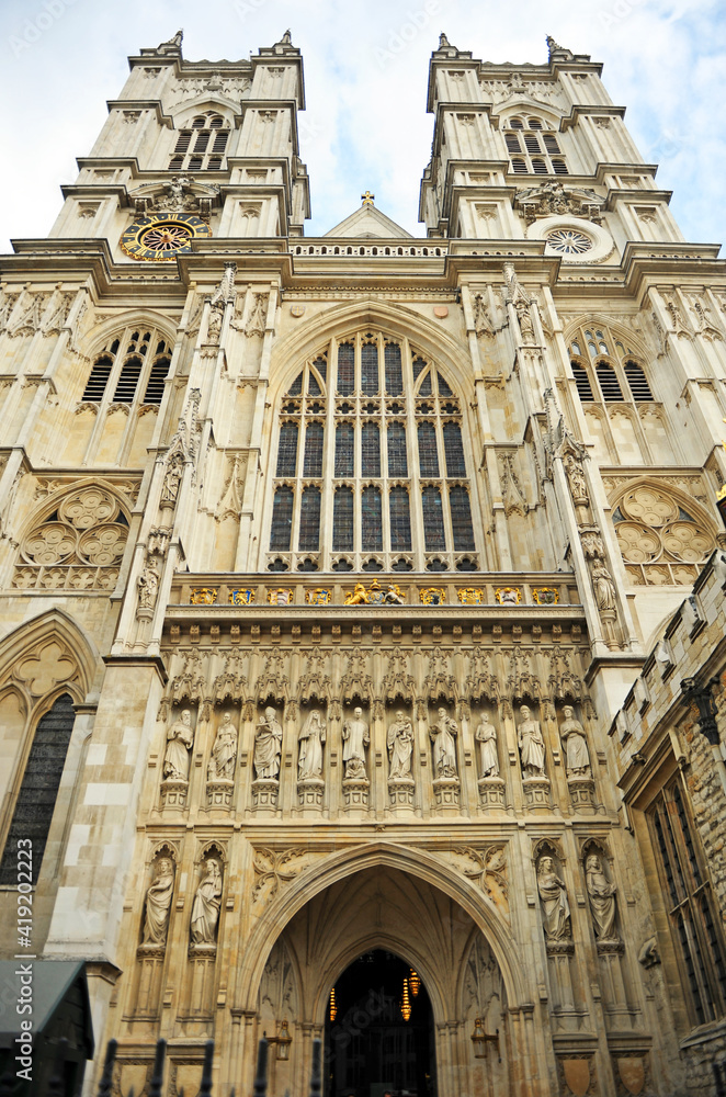 West door Westminster Abbey in London, England, UK. Unesco World Heritage Site since 1987
