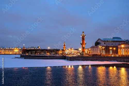 New Year's night St. Petersburg. The Arrow of Vasilyevska Island