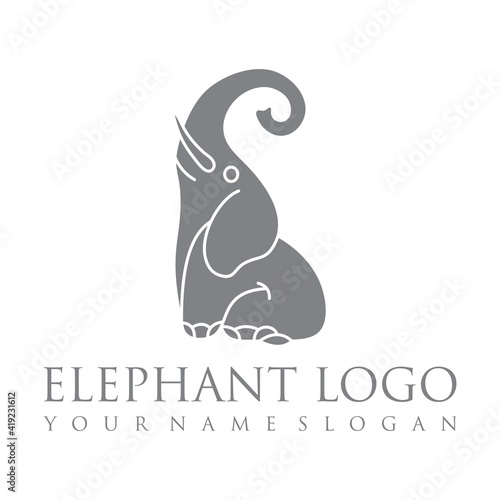 Elephant outline logo, simple vector illustration of the elephant. Elegant one line lucky elephant for children ur business usage. Outlined baby elephant, wildlife or zoo. © CreativeStudio151