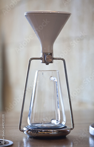 manual coffee brewing device gina, closeup photo