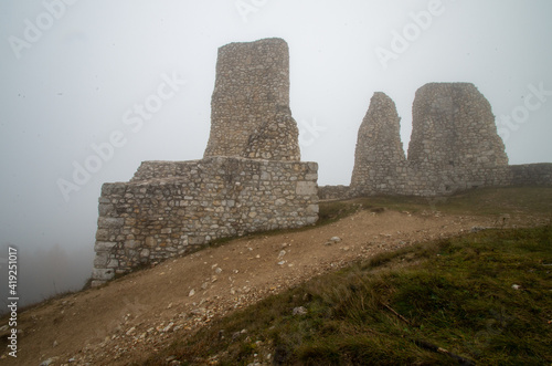 alte burgruine photo