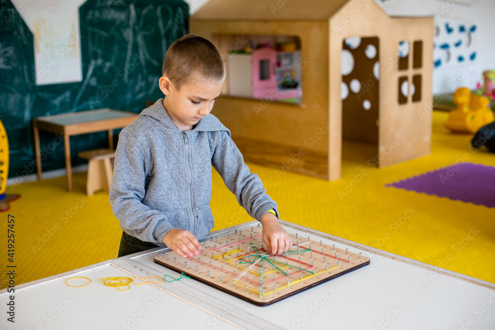 Exploring basic math and geometry concepts with geoboard Exploring basic math and geometry concepts with geoboard