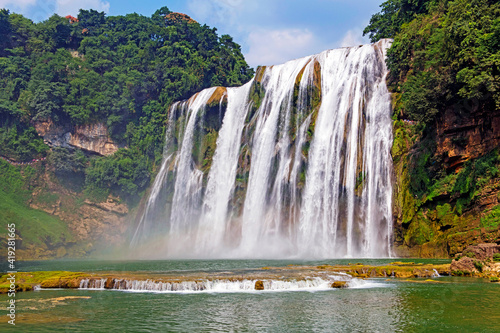 Fototapeta Naklejka Na Ścianę i Meble -  waterfall Huangguoshu