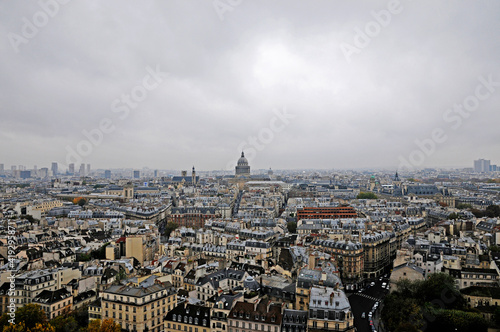 skyline of paris © jung
