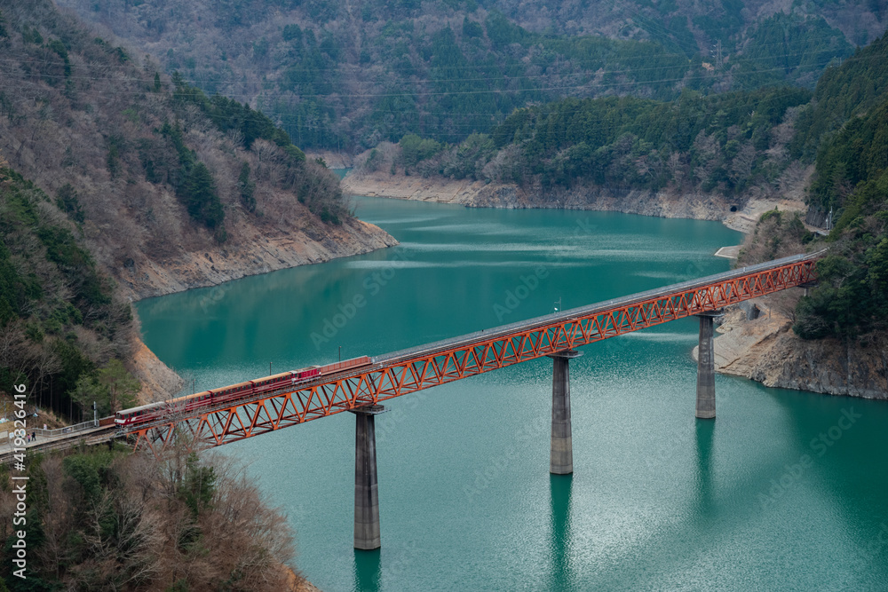 Fototapeta premium 秘境駅 奥大井湖上駅