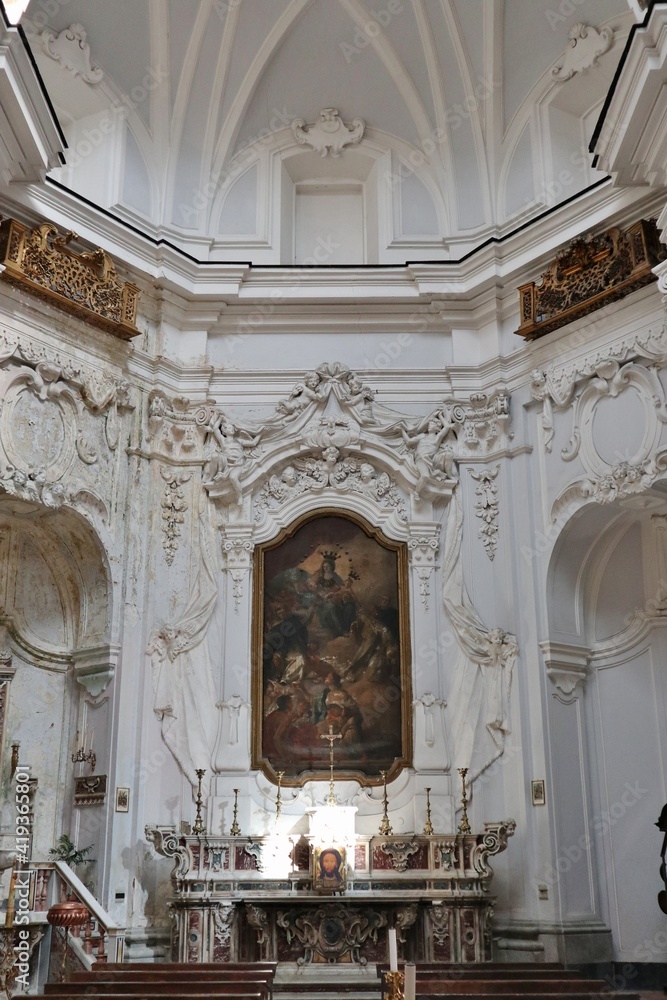 Napoli - Altare destro del transetto della Chiesa di Santa Maria di Costantinopoli