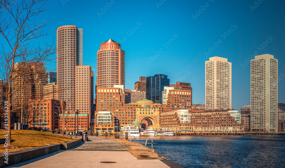 Naklejka premium Boston Skyline Financial District Cityscape over Boston Harbor