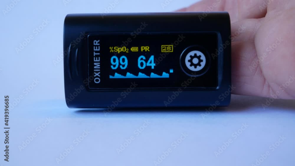 The oxygen saturation instrument displays the oxygen saturation level in the blood. Treatment of COVID-19 complications The oxygen saturation instrument displays the oxygen saturation level in the blood. Treatment of COVID-19 complications