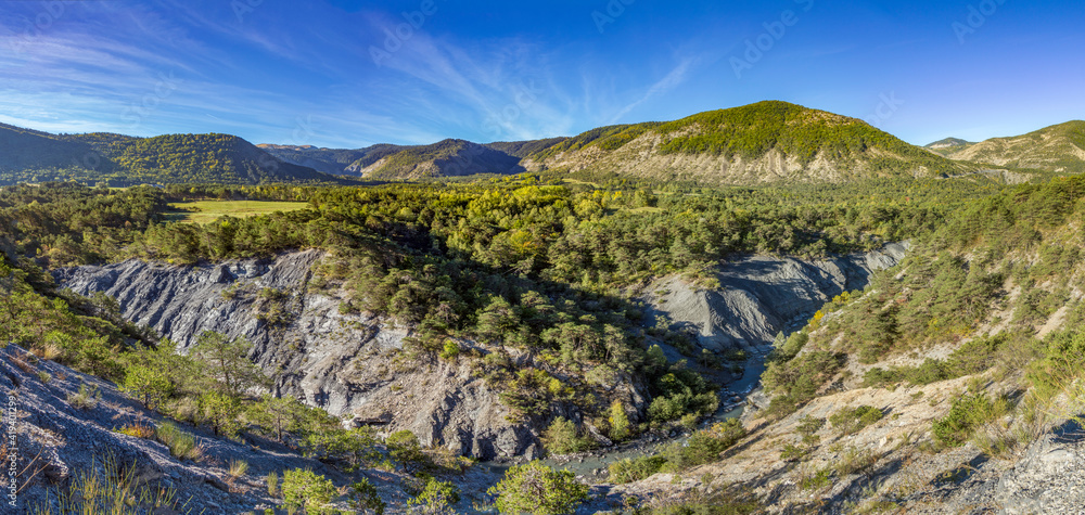 Naklejka premium canyon with river La blanche Torrent