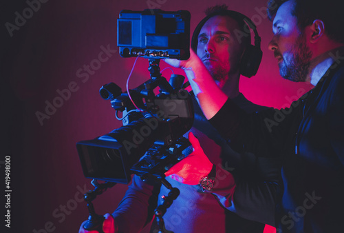 Fotografie Film Camera Crew Consulting Newly Taken Footage