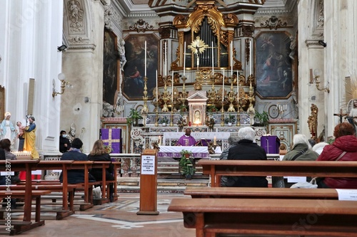 Napoli - Messa nella Chiesa di Sant'Agostino degli Scalzi