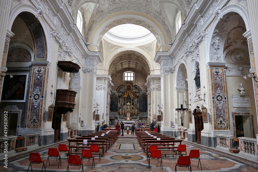 Napoli Navata della Chiesa di Sant'Agostino degli Scalzi StockFoto