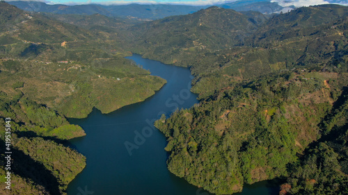 Vista aerea lago en Costa Rica