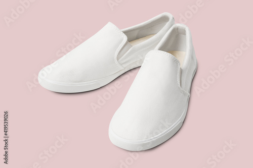 White slip-on unisex streetwear sneakers fashion © Rawpixel.com