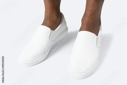 White canvas sneakers men&rsquo;s footwear fashion