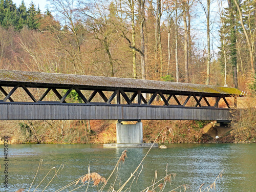 Hermetschwil wooden footbridge over the Reuss river (Holzfussgängerbrücke Hermetschwil über den Fluss Reuss) - Switzerland (Schweiz) photo