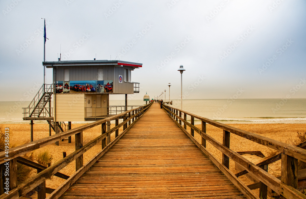 Fototapeta premium Seebrücke in Zinnowitz Ostseebad auf der Insel Usedom