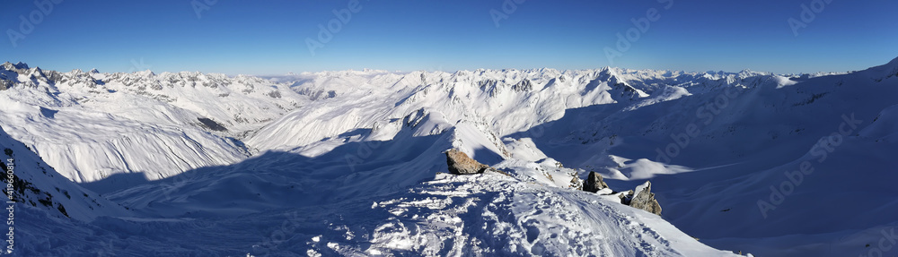 Skimo, mountaineering in the Rotondo region towards Lackihorn and Rottallihorn. Wonderful winter mountain landscape