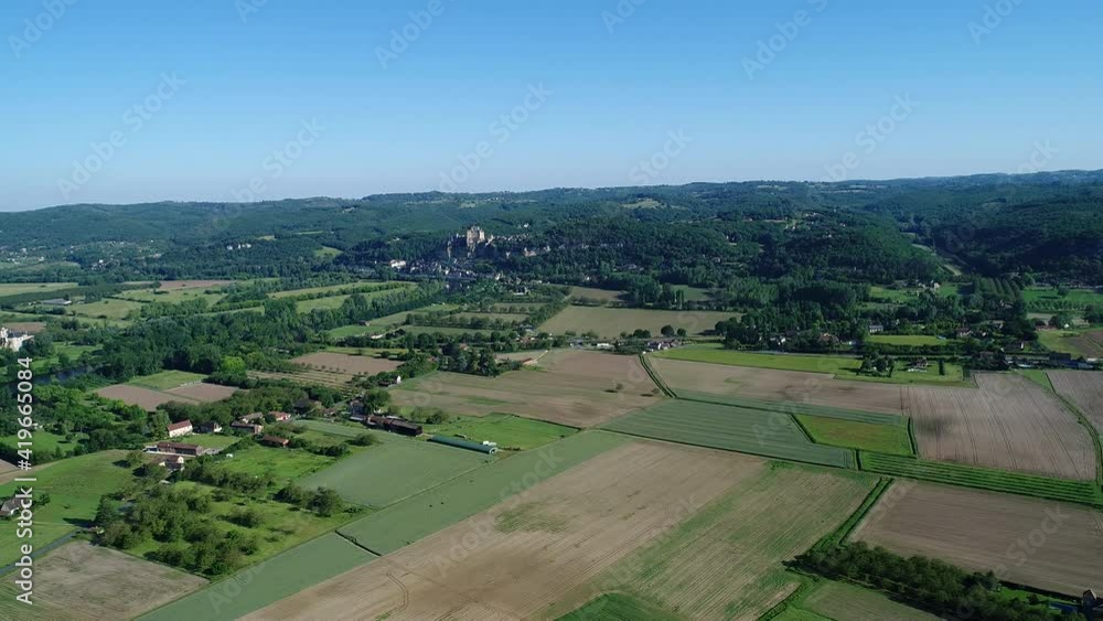 La vallée des chateaux dans le Périgord Noir en France La vallée des chateaux dans le Périgord Noir en France