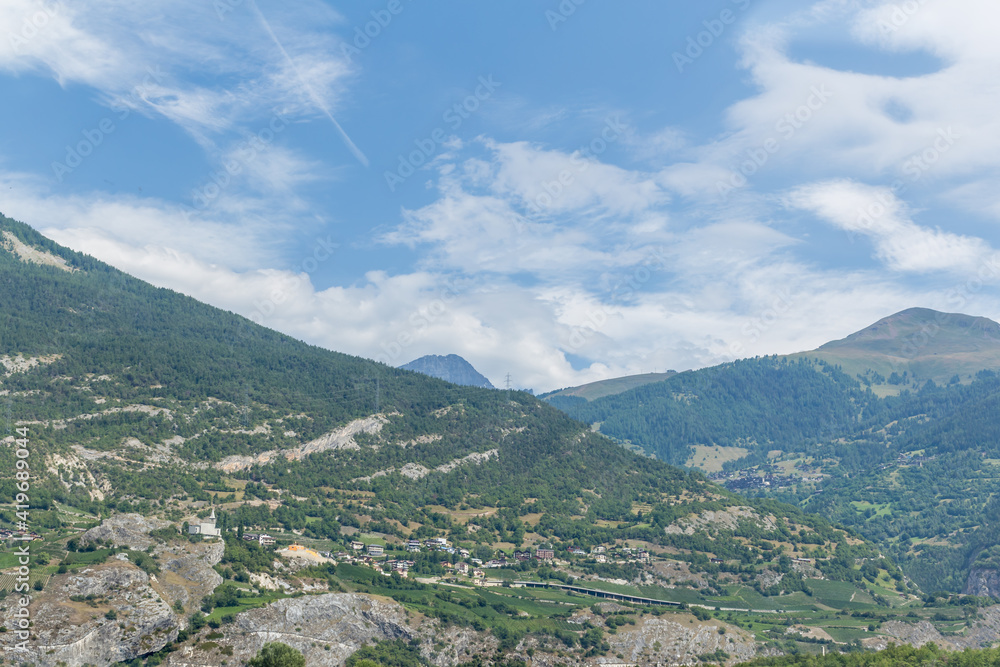 Voyage vers l'Italie par la montagne suisse